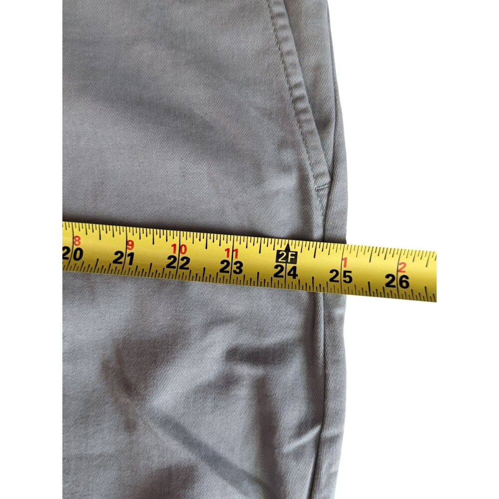 Roundtree & Yorke Men's Gray Classic Flat Front Shorts (Size 42) - Picture 8 of 8